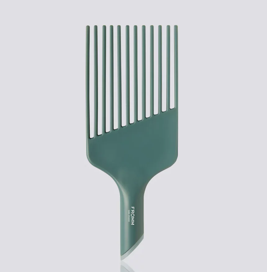1-fromm-pro-F4302-curl-studio-reflection_1000x1500-e1734698849345.webp FROMM Curl Studio Volume Styler Pick - Image 1