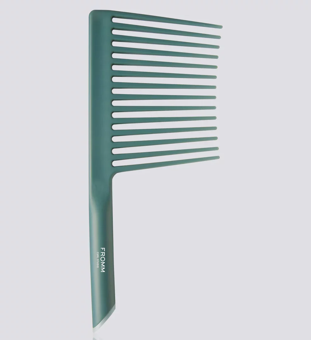 1-fromm-pro-F4306-curl-studio-reflection_1000x1500-e1734698424434.webp FROMM Curl Studio Afro Styler Rake Comb - Image 1