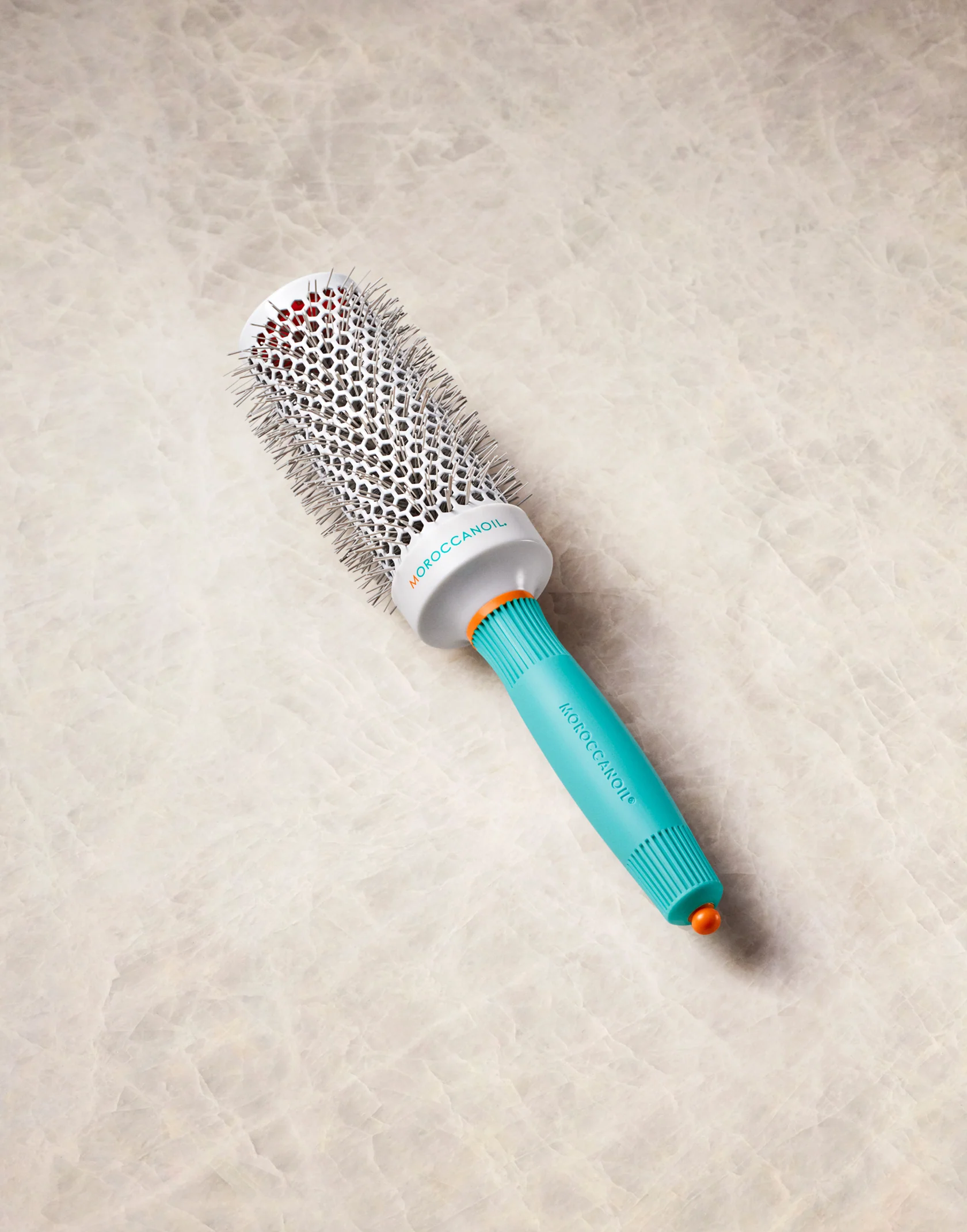 158_COMB-BRUSH_CERAMIC-45MM-ROUND-BRUSH_v3.webp MOROCCANOIL CERAMIC ROUND BRUSH 45 MM - Image 1