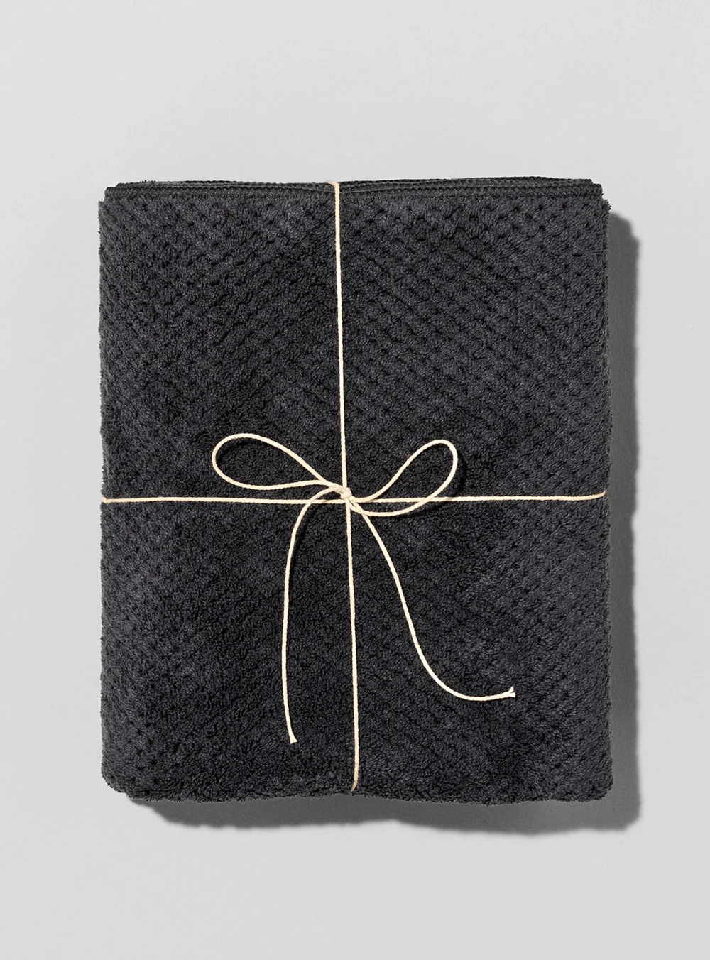 3-fromm-F4715-softees-plush-microfiber-salon-towels-dark-grey-bun_1000x1500.webp FROMM PRO SOFTEES PLUSH MICROFIBER TOWEL DARK GREY - Image 1