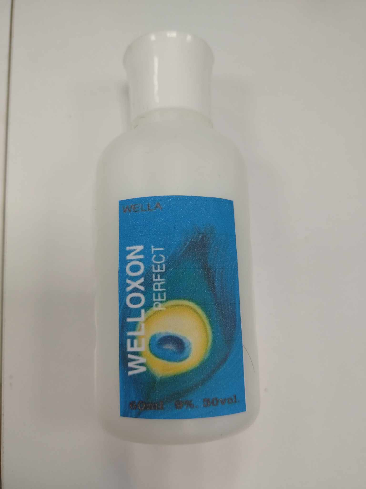 355807571_991018801924095_2548563508909962679_n.jpg WELOXTON ХИДРОГЕН 30 VOL 9% 60ml - Image 1